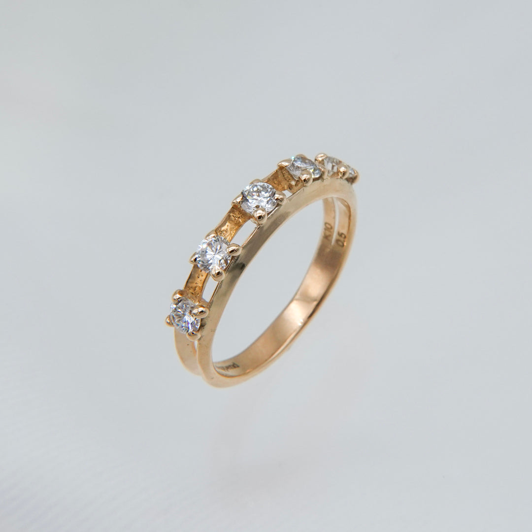 Float Half Eternity Ring -【Natural Diamond】