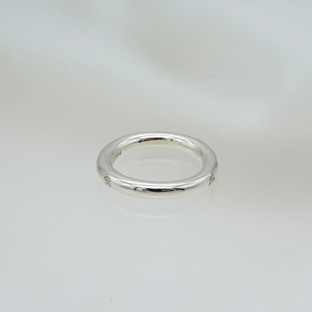 Thin sparkle ring