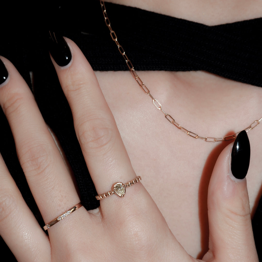 K10ファンシーカラーダイヤフィレンツェ彫りリング(一点もの)