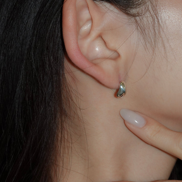 Distortion pierced earring