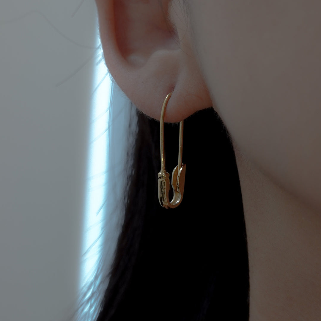 SMALL SAFETY PIN EARRINGS