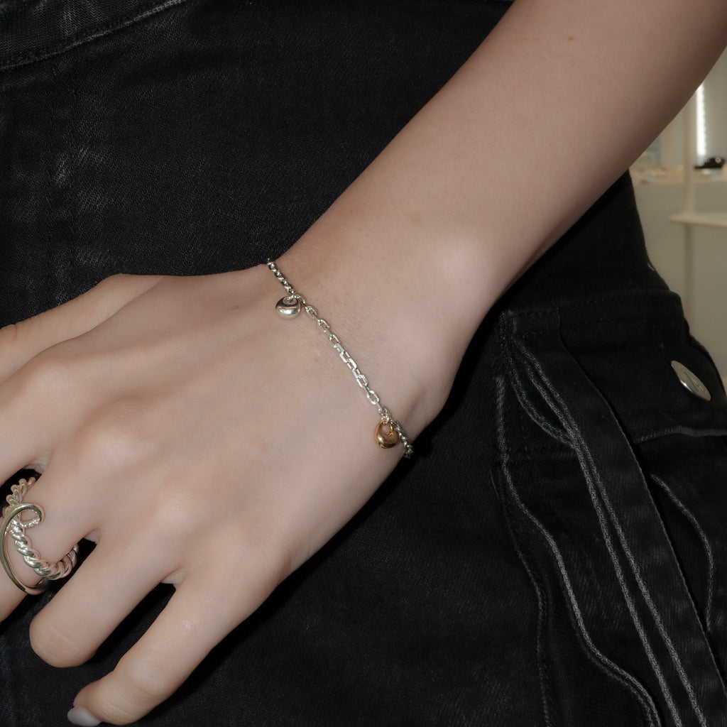 Selene 23:23 Triptych Rest（三連の休止符）