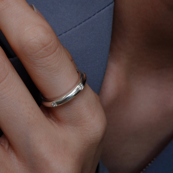Thin sparkle ring