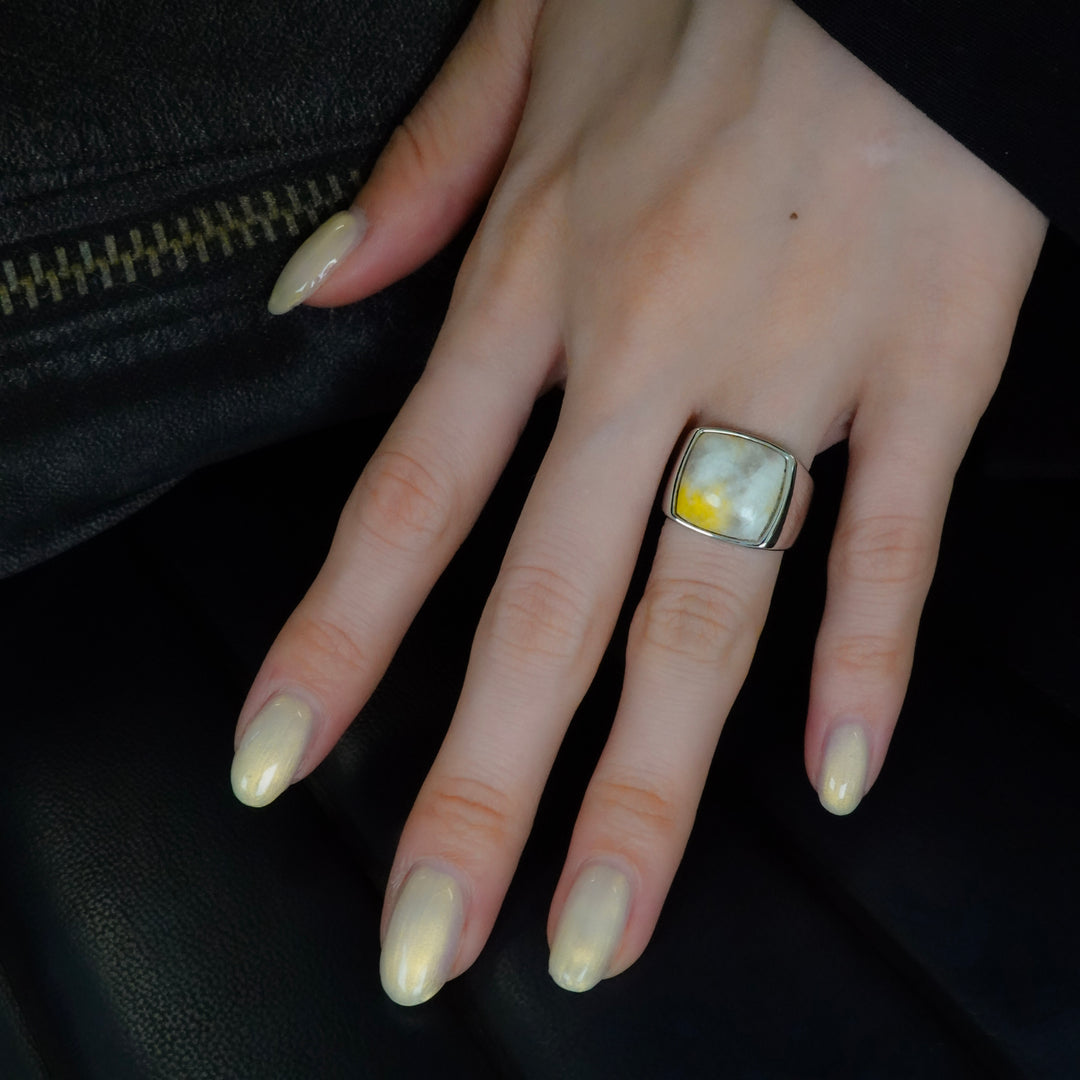 Bumble bee Signet Ring