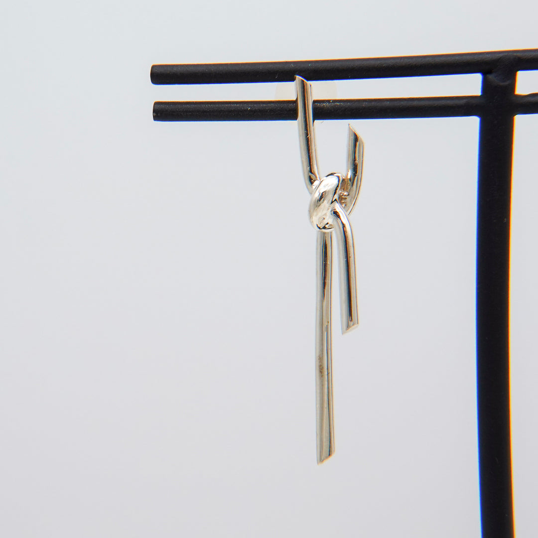 THREADS Silver Cross Pierced Earrings