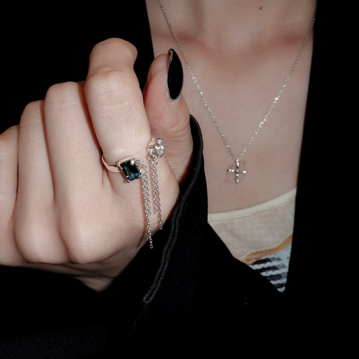 ブレイキンチェーンリング(ロンドンブルートパーズ、ジルコニア)