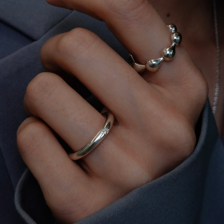 Thin sparkle ring
