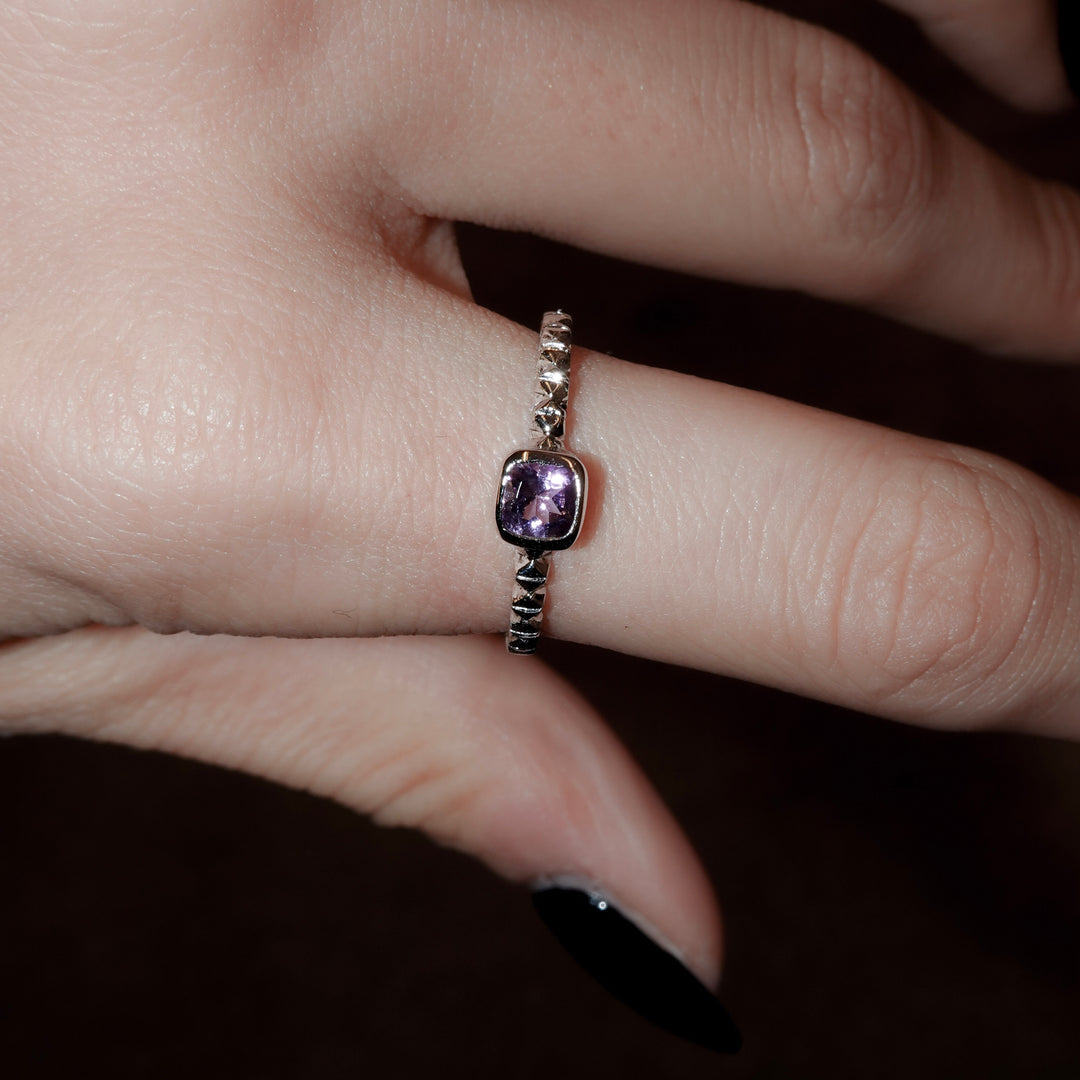 シルバーアメジストフィレンツェ彫りリング