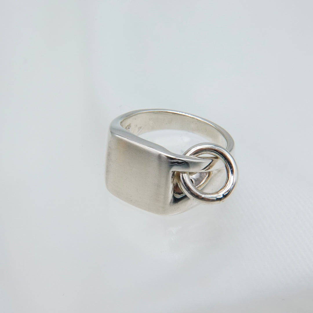 Square loop ring