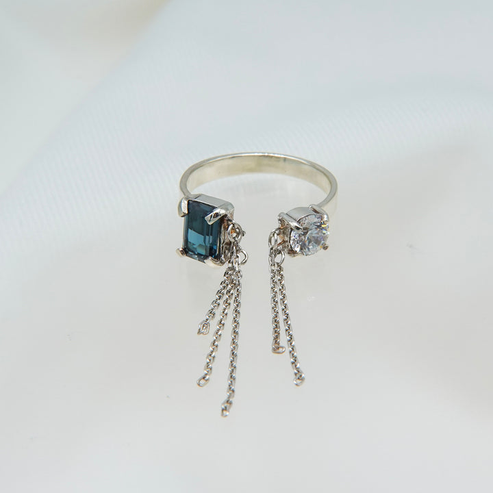 ブレイキンチェーンリング(ロンドンブルートパーズ、ジルコニア)