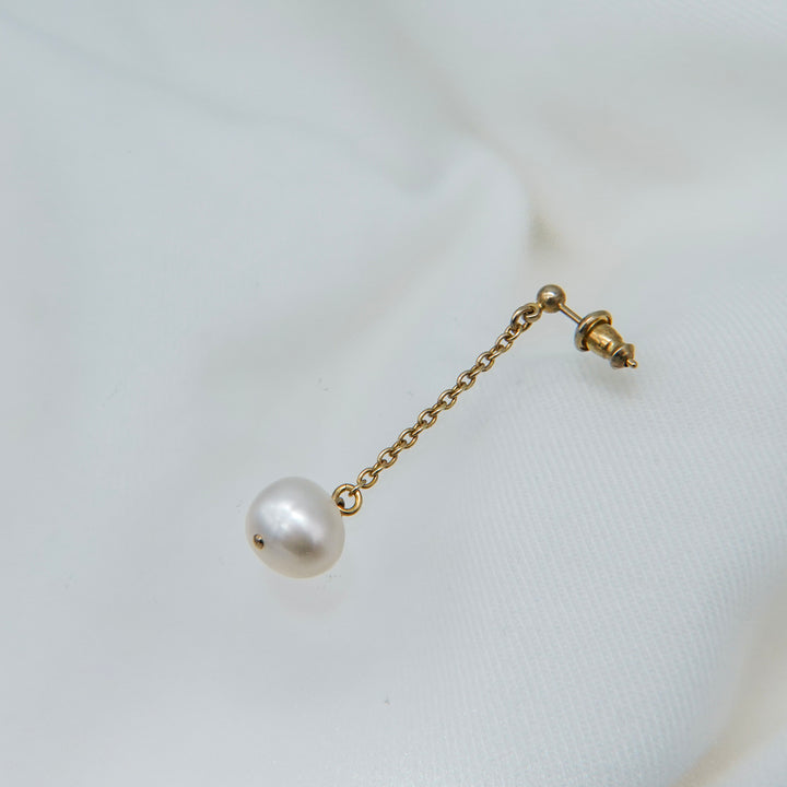 "Pearl" dangle pierce (GOLD)