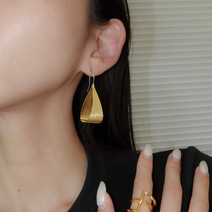 surface processing balloon motif earring(pierce)