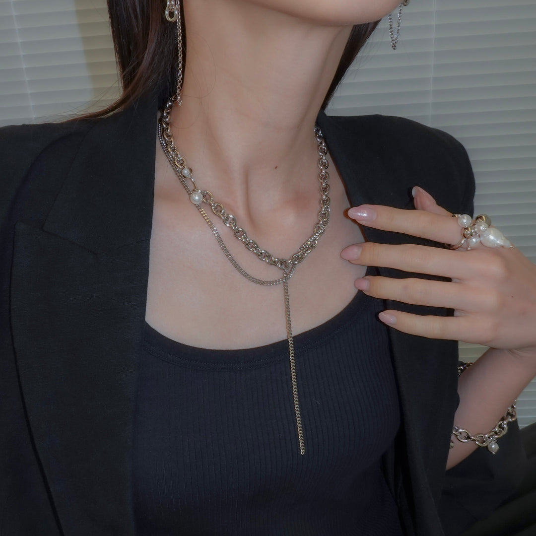 CHASE NECKLACE