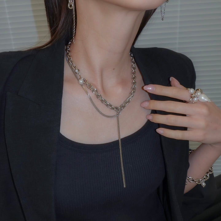 CHASE NECKLACE