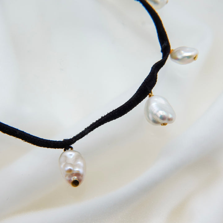 NOIR MULTI PEARL CHOKER NECKLACE