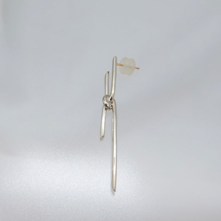 THREADS Silver Cross Pierced Earrings