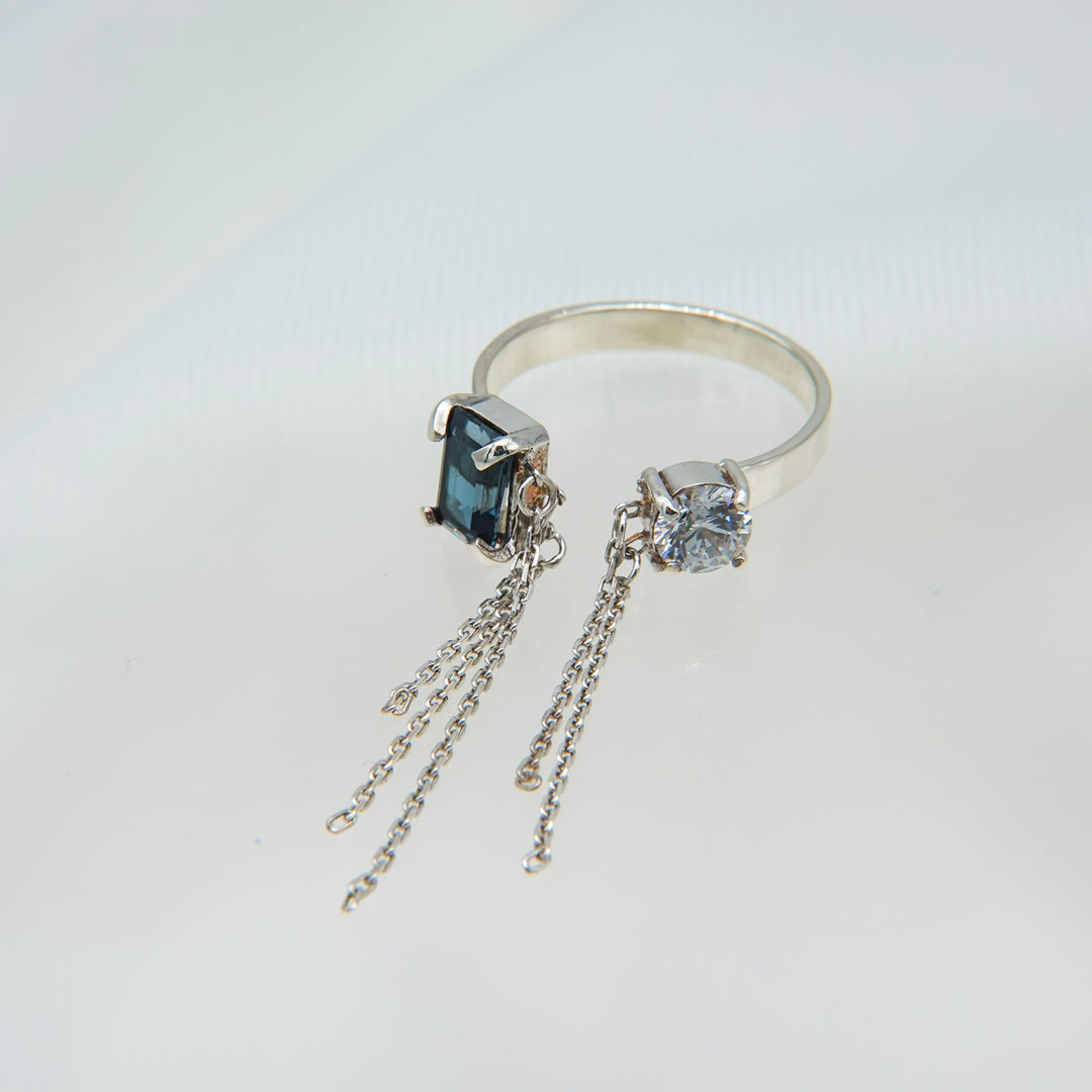 ブレイキンチェーンリング(ロンドンブルートパーズ、ジルコニア)