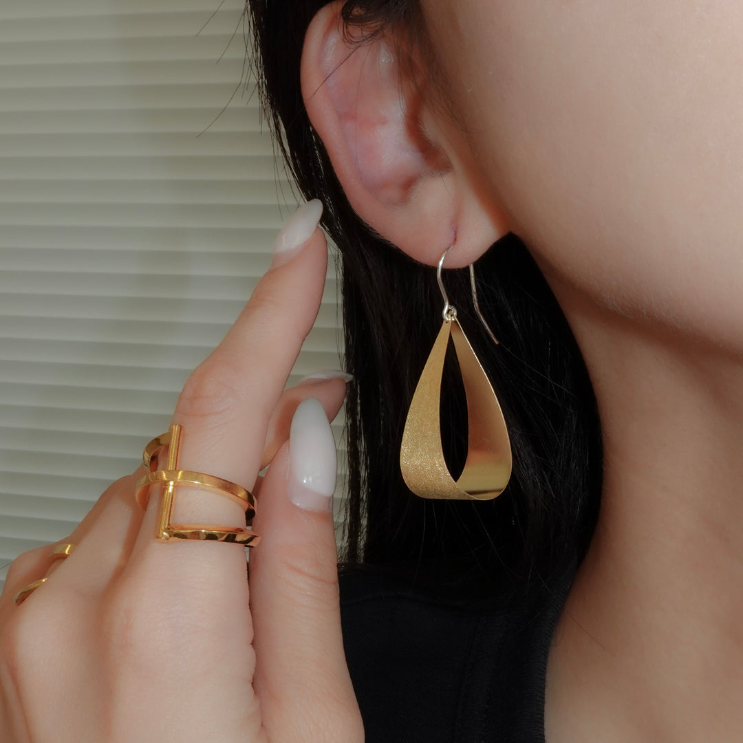 surface processing balloon motif earring(pierce)