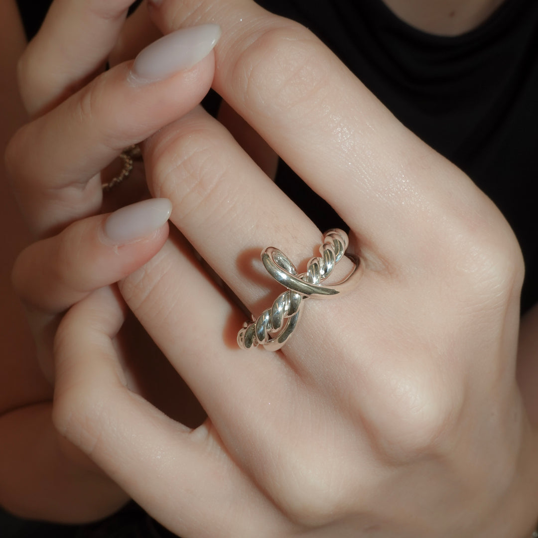 Selene 00:12 Dual Rotation（二重のまわり）