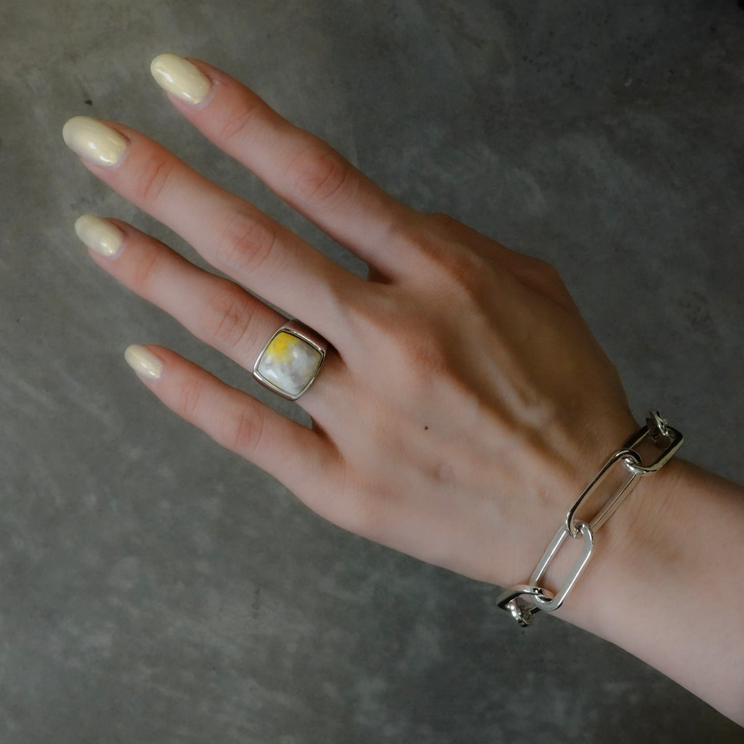 Bumble bee Signet Ring