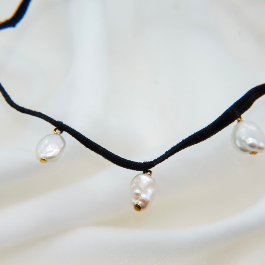 NOIR MULTI PEARL CHOKER NECKLACE