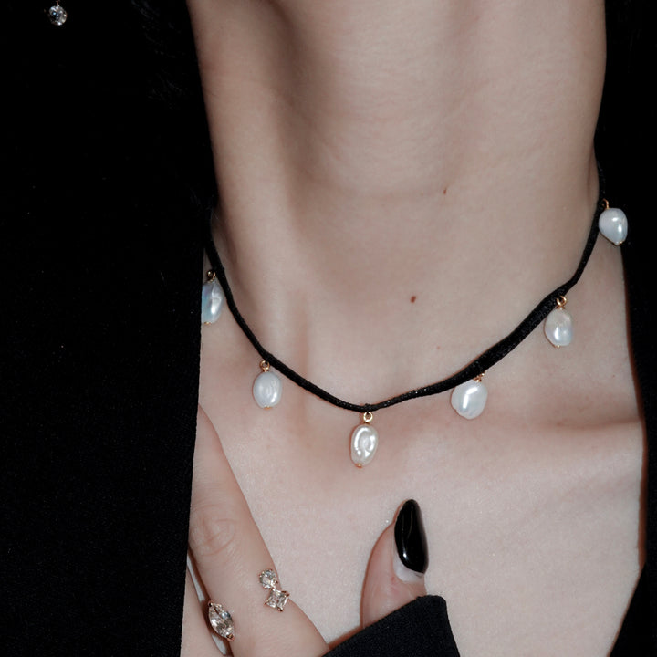 NOIR MULTI PEARL CHOKER NECKLACE