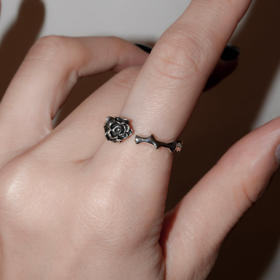 "Rose" ring
