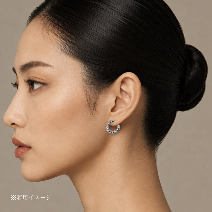 〈山〉 シルバー つるツイストピアス