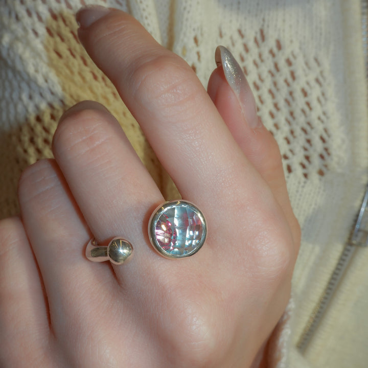 GYOKU RIN Ring / Prasiolite (garnet + blue Zircon)