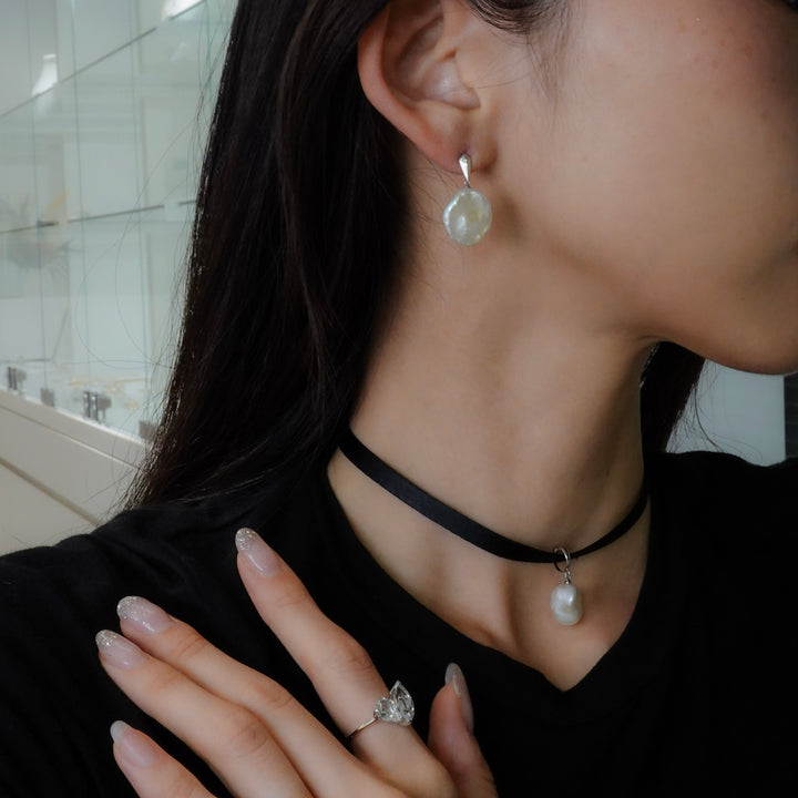PETAL PEARL DROP EARRING SET (SV)