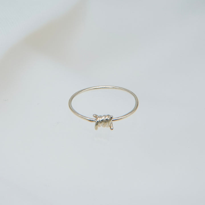 有刺鉄線リング