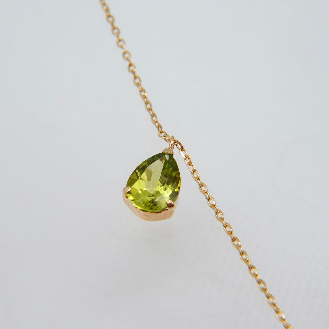 STARRY NECKLACE_10KYG x Peridot x White Topaz