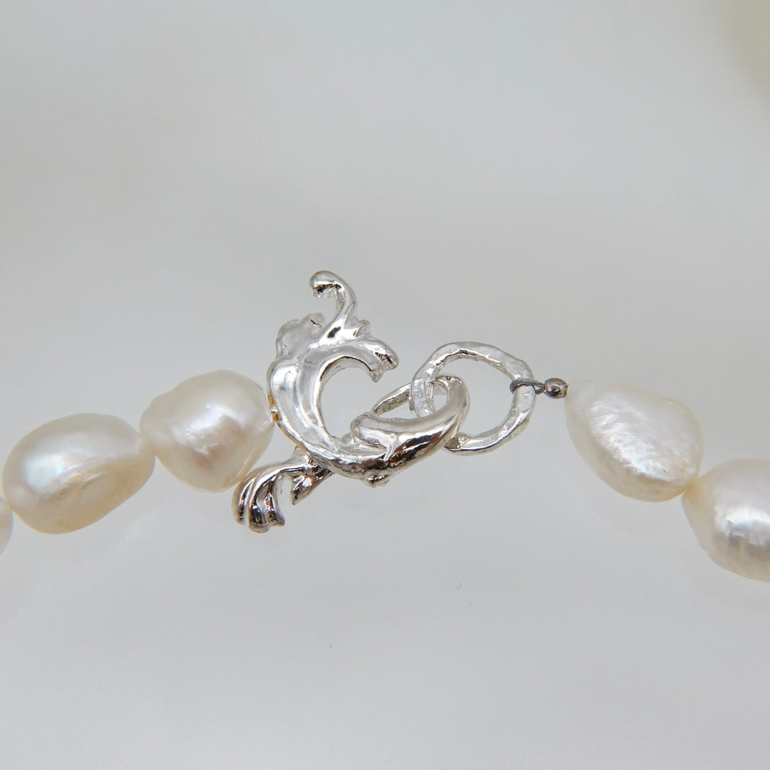 BAROQUE PEARL LEAF CLASSICAL NECKLACE