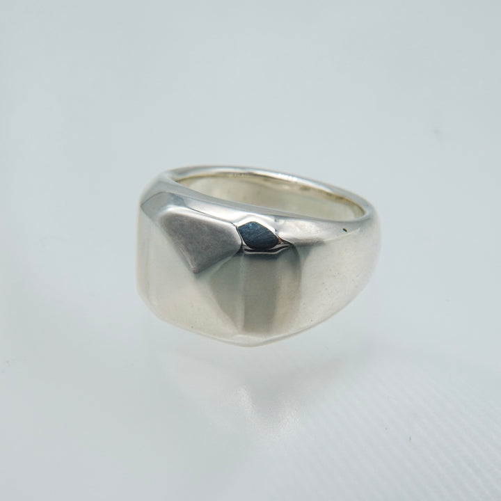 Stone cut ring medium