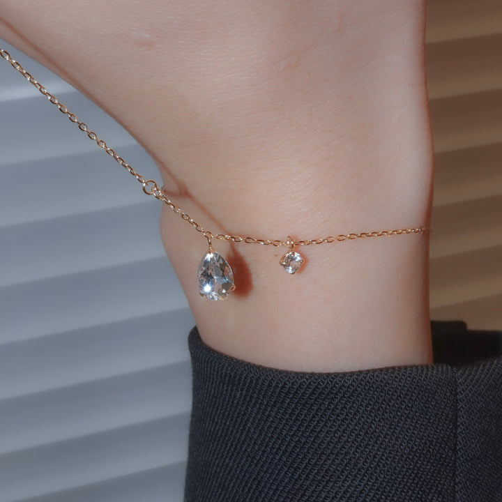 FALLING DEW HAND BRACELET