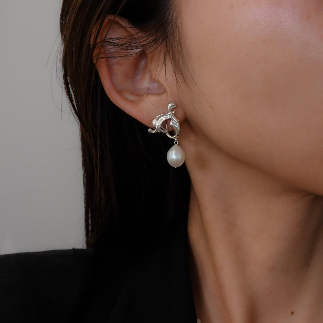 BAROQUE PEARL LEAF DROP EARRINGS