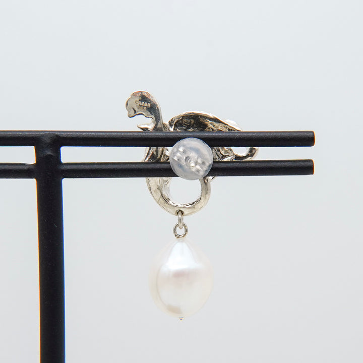 BAROQUE PEARL LEAF DROP EARRINGS