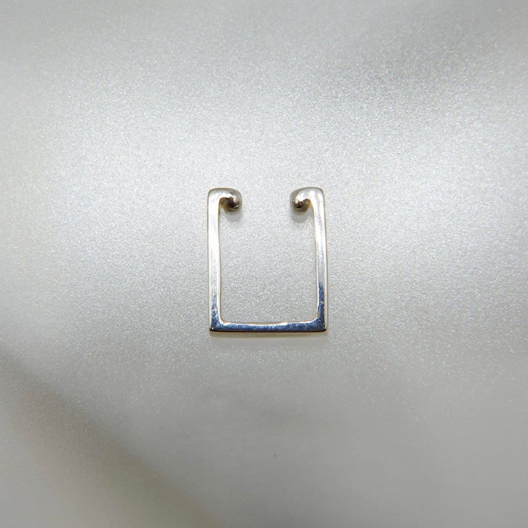 Square earcuff