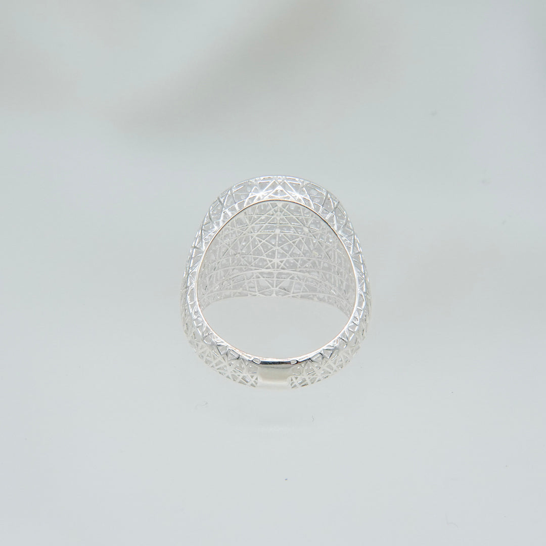irregularly intersecting mesh ring [Tōkan1]