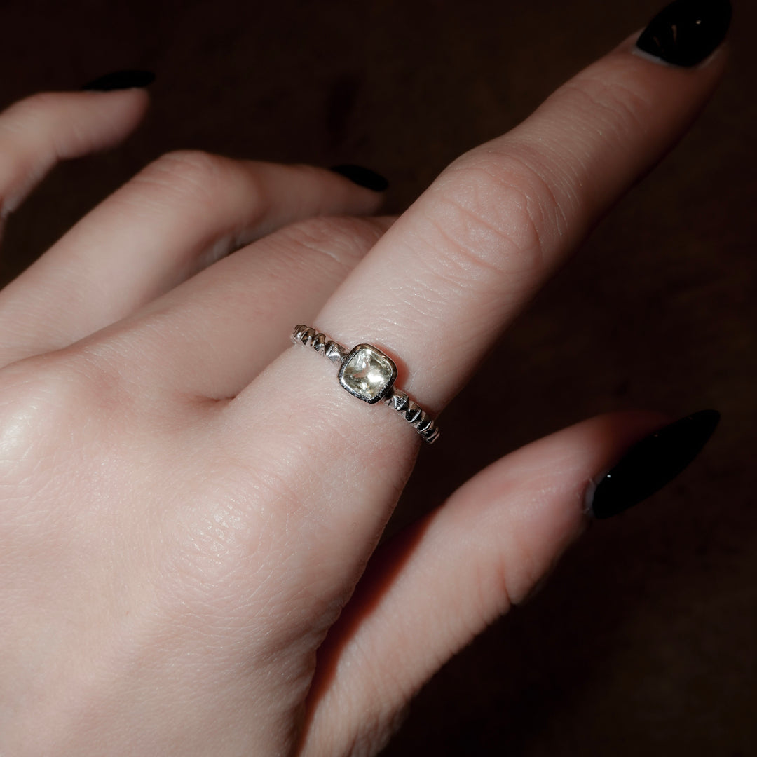 シルバーレモンクオーツフィレンツェ彫りリング