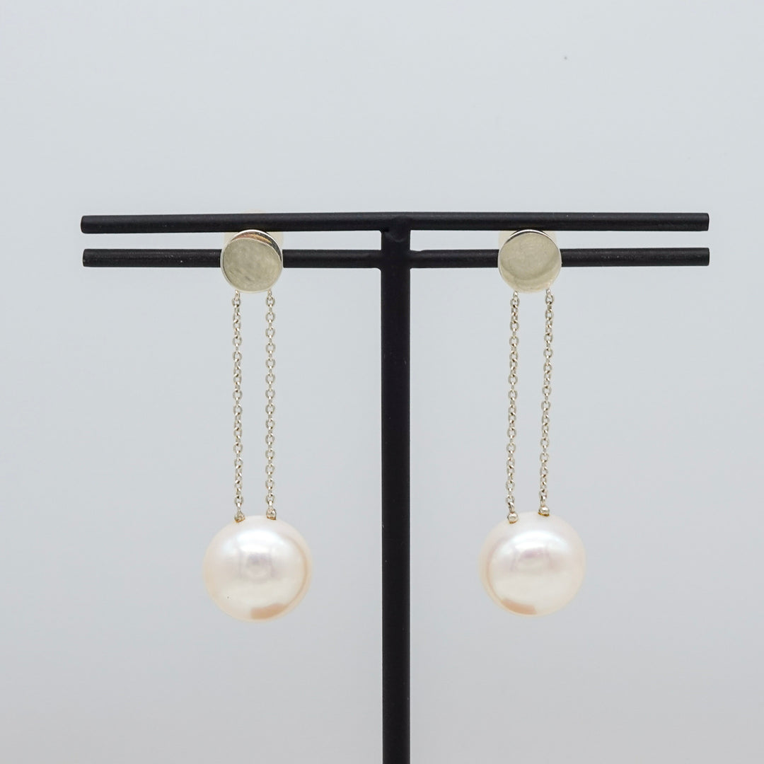 AMEMBO Silver Pearl Swing Pierced Earrings