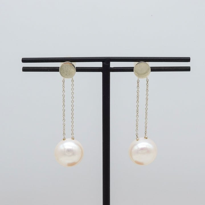 AMEMBO Silver Pearl Swing Pierced Earrings