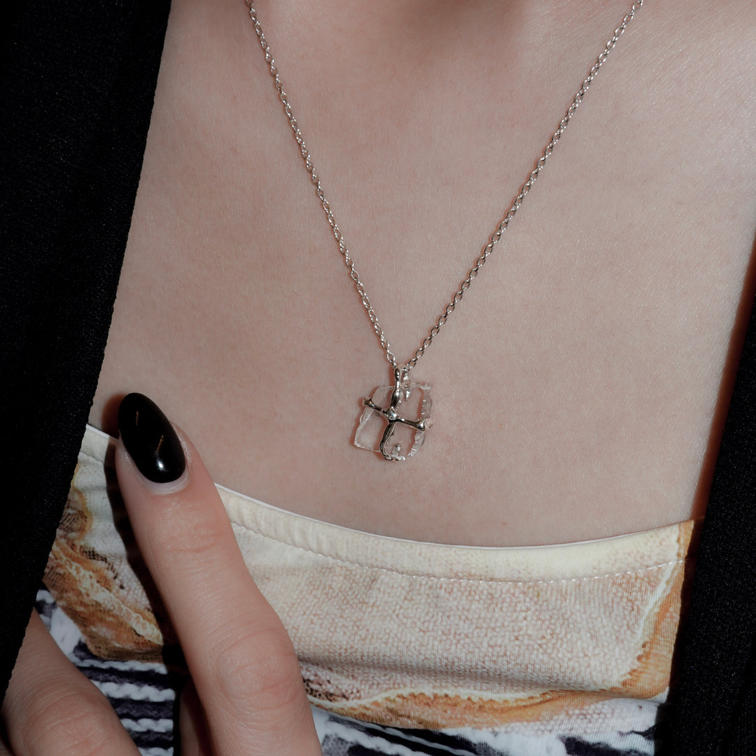 クロスネックレス