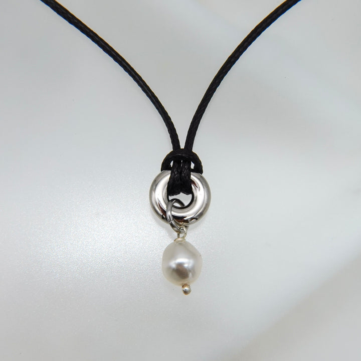 ETHAN PEARL CHOKER