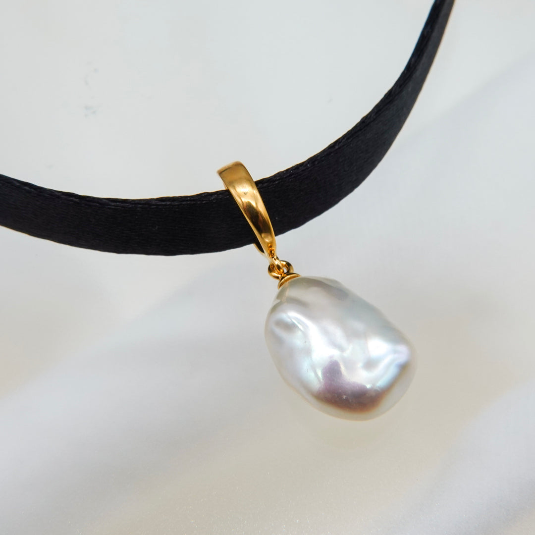 NOIR SINGLE PEARL CHOKER NECKLACE (Gold)