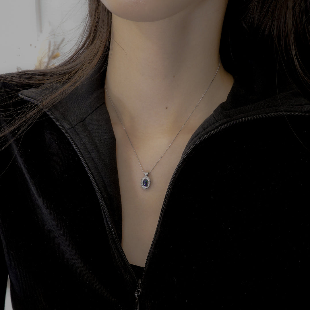 amulet necklace (Pt900 x black opal)