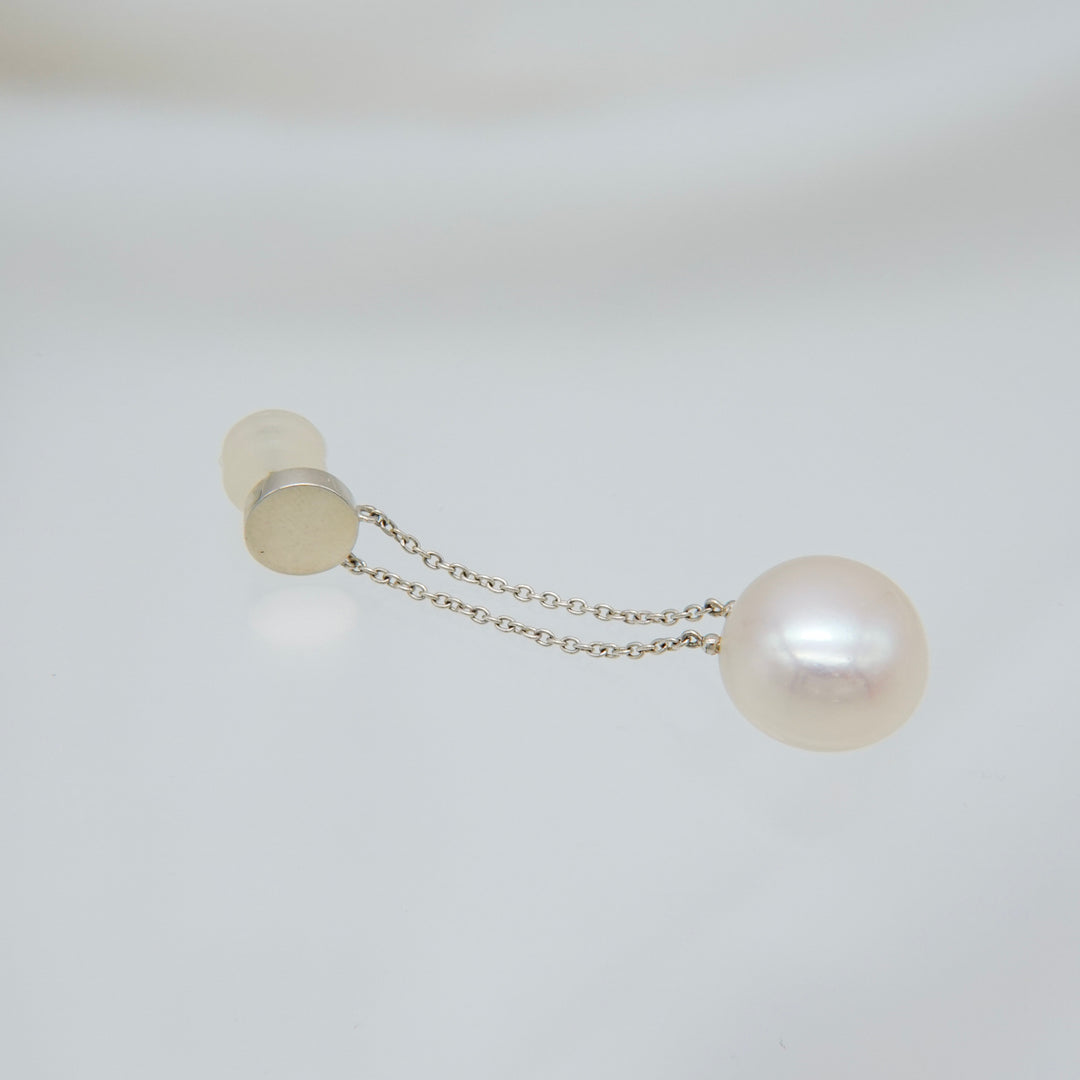 AMEMBO Silver Pearl Swing Pierced Earrings