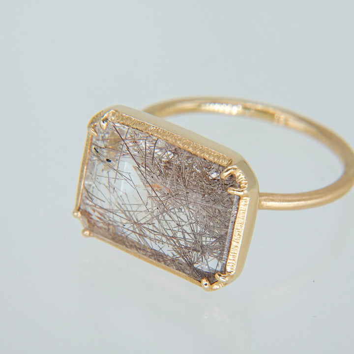 1884_Red Rutilated in Quartz