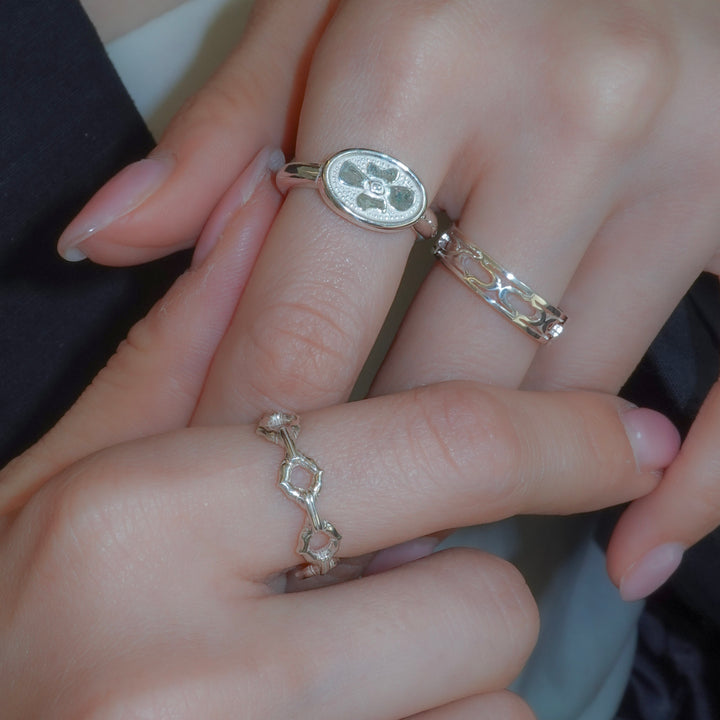 signet flower ring