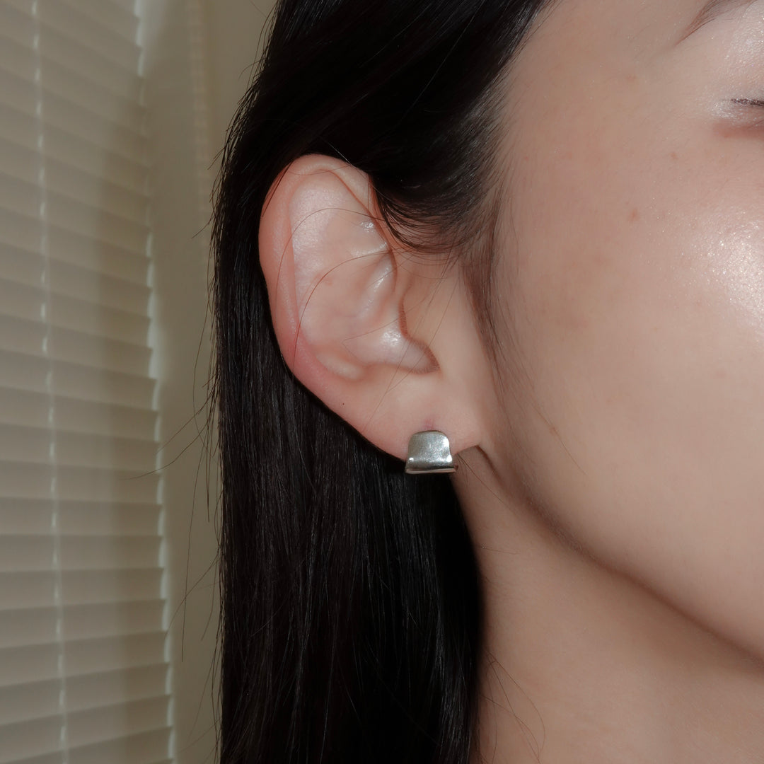 Fragment S pierced earring